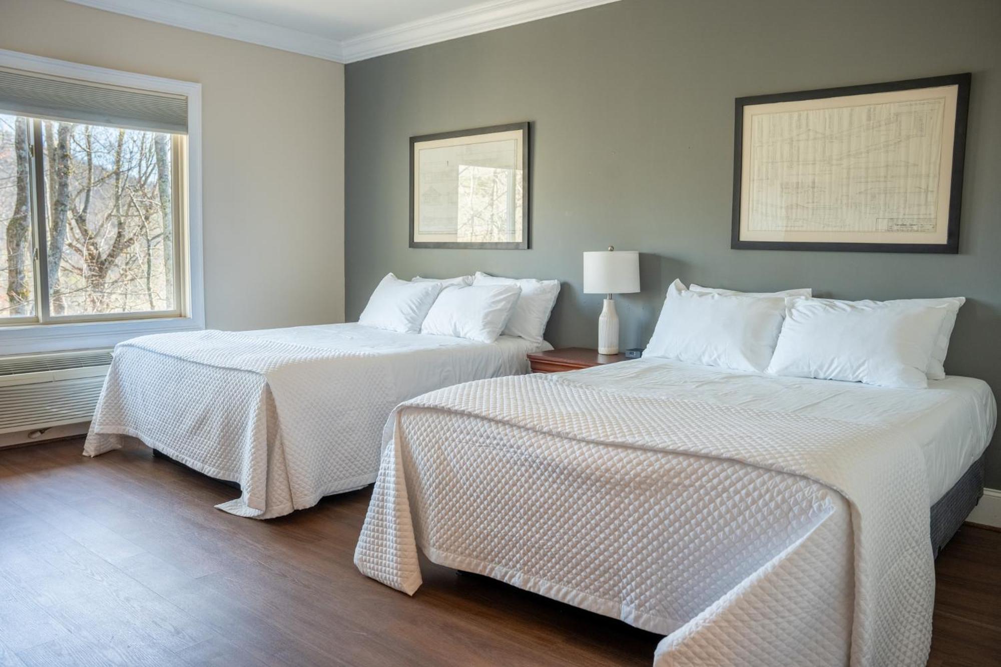 Inn At Crestwood Boone Bagian luar foto