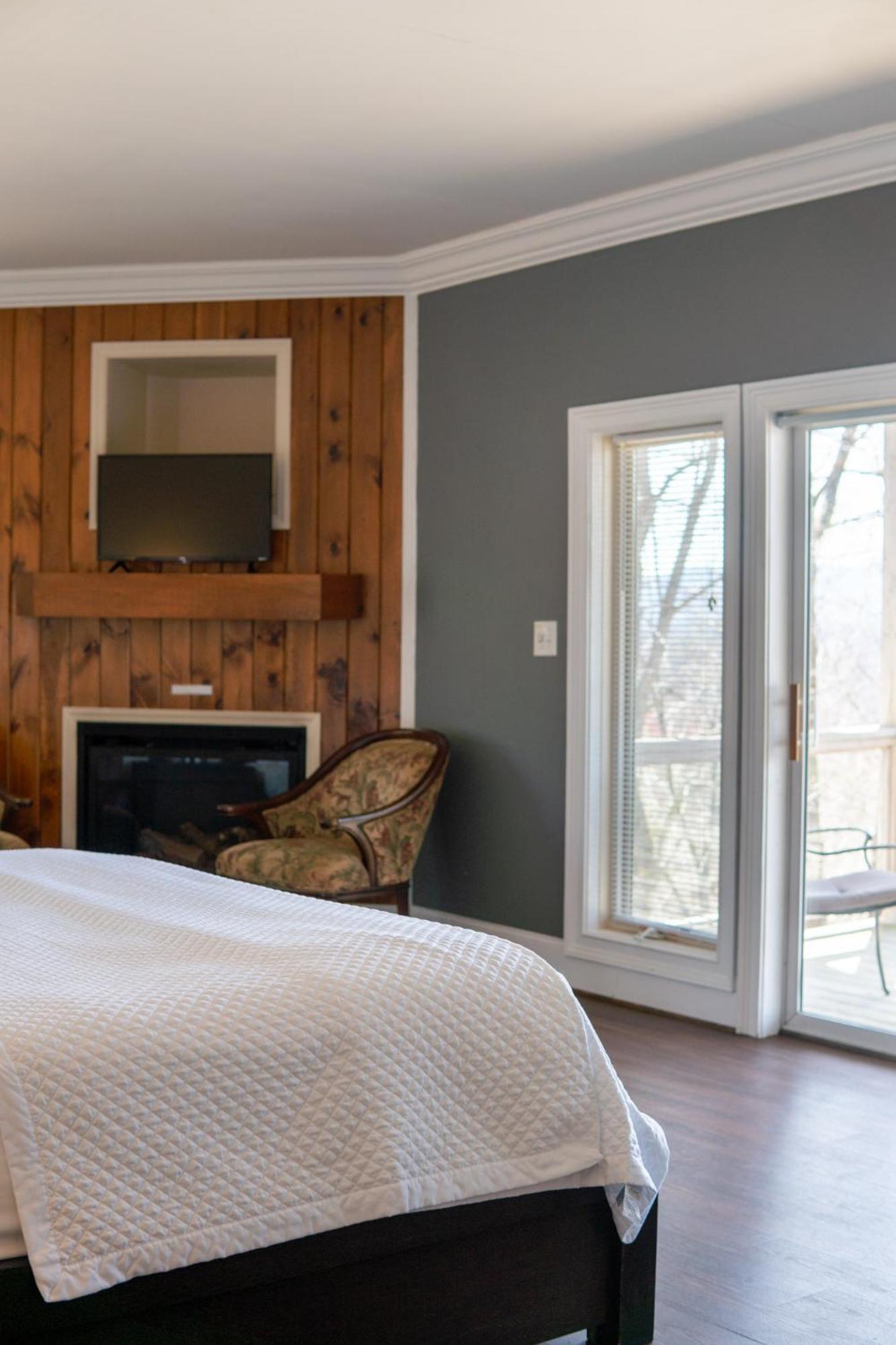 Inn At Crestwood Boone Bagian luar foto