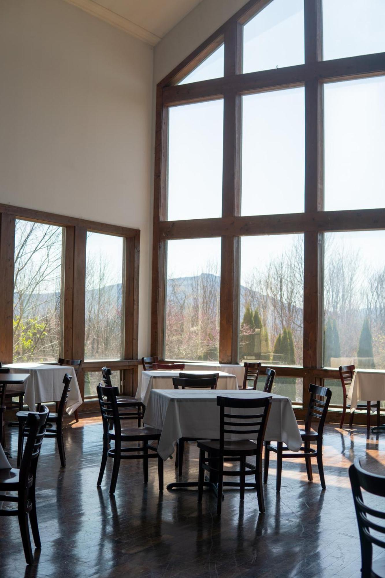 Inn At Crestwood Boone Bagian luar foto